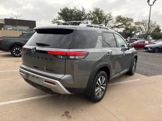 Nissan Pathfinder 2023 AWD SL 4 puertas SUV