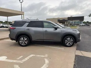 Nissan Pathfinder 2023 AWD SL 4 puertas SUV