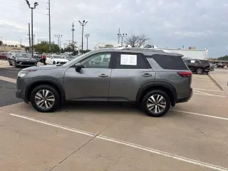 Nissan Pathfinder 2023 AWD SL 4 puertas SUV