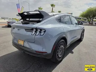 Ford Mustang Mach-E 2025 AWD GT 4 puertas SUV