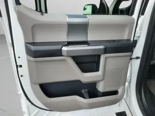 Ford F-150 2015 4x4 XLT 4 puertas SuperCrew 5.5 pies. SB