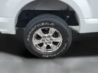 Ford F-150 2015 4x4 XLT 4 puertas SuperCrew 5.5 pies. SB