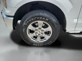 Ford F-150 2015 4x4 XLT 4 puertas SuperCrew 5.5 pies. SB