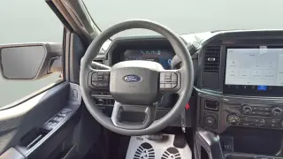 Ford F-150 2025 4x2 STX 4 puertas SuperCrew 5.5 pies. SB