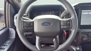 Ford F-150 2025 4x2 STX 4 puertas SuperCrew 5.5 pies. SB