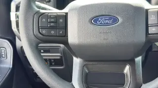Ford F-150 2025 4x2 STX 4 puertas SuperCrew 5.5 pies. SB