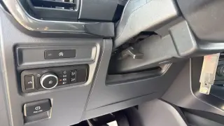 Ford F-150 2025 4x2 STX 4 puertas SuperCrew 5.5 pies. SB