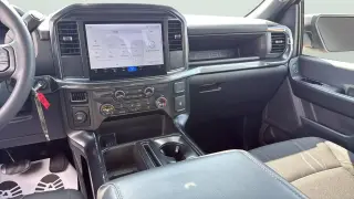Ford F-150 2025 4x2 STX 4 puertas SuperCrew 5.5 pies. SB