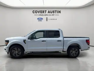 Ford F-150 2025 4x2 STX 4 puertas SuperCrew 5.5 pies. SB