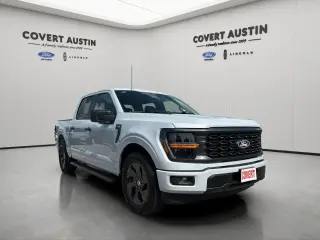Ford F-150 2025 4x2 STX 4 puertas SuperCrew 5.5 pies. SB