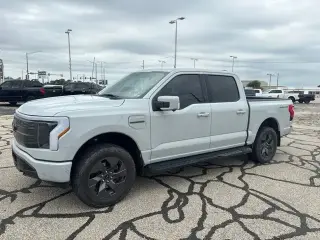 Ford F-150 Lightning 2023 AWD Lariat 4 puertas SuperCrew 5.5 pies. SB
