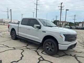 Ford F-150 Lightning 2023 AWD Lariat 4 puertas SuperCrew 5.5 pies. SB