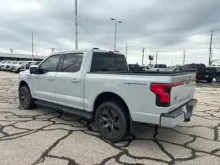 Ford F-150 Lightning 2023 AWD Lariat 4 puertas SuperCrew 5.5 pies. SB