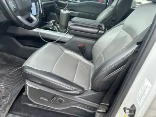 Ford F-150 Lightning 2023 AWD Lariat 4 puertas SuperCrew 5.5 pies. SB