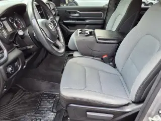 Ram 1500 2024 4x2 Big Horn Cabina Cuádruple 4 puertas 6.4 pies. Caja corta Pickup