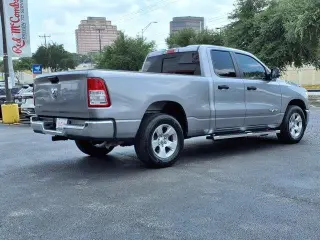 Ram 1500 2024 4x2 Big Horn Cabina Cuádruple 4 puertas 6.4 pies. Caja corta Pickup