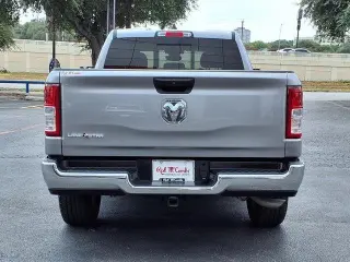 Ram 1500 2024 4x2 Big Horn Cabina Cuádruple 4 puertas 6.4 pies. Caja corta Pickup