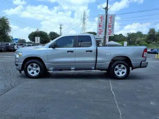 Ram 1500 2024 4x2 Big Horn Cabina Cuádruple 4 puertas 6.4 pies. Caja corta Pickup