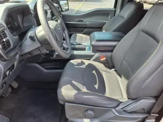 Ford F-150 2024 4x2 STX 4 puertas SuperCrew 5.5 pies. SB