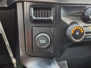 Ford F-150 2024 4x2 STX 4 puertas SuperCrew 5.5 pies. SB