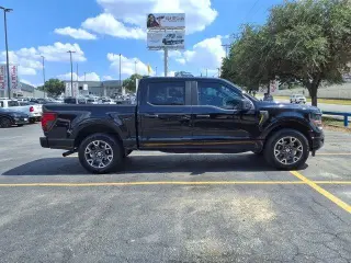 Ford F-150 2024 4x2 STX 4 puertas SuperCrew 5.5 pies. SB