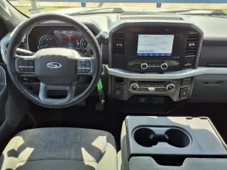 Ford F-150 2023 4x2 XLT 4 puertas SuperCrew 5.5 pies. SB