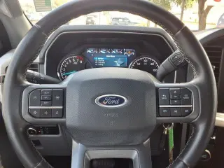 Ford F-150 2023 4x2 XLT 4 puertas SuperCrew 5.5 pies. SB