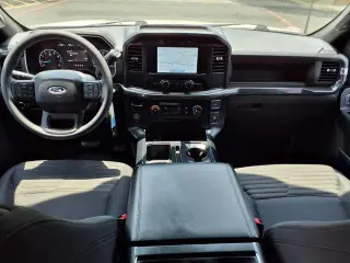 Ford F-150 2022 4x2 XL 4 puertas SuperCrew 5.5 pies. SB
