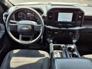 Ford F-150 2022 4x2 XL 4 puertas SuperCrew 5.5 pies. SB