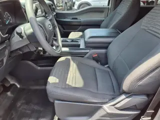 Ford F-150 2022 4x2 XL 4 puertas SuperCrew 5.5 pies. SB