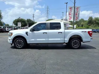 Ford F-150 2022 4x2 XL 4 puertas SuperCrew 5.5 pies. SB