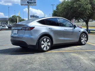 Tesla Model Y 2024 AWD Long Range 4 puertas Crossover