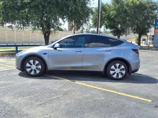 Tesla Model Y 2024 AWD Long Range 4 puertas Crossover