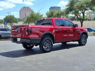 Ford Ranger 2025 4x2 XLT 4 puertas SuperCrew 5.0 pies SB