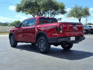 Ford Ranger 2025 4x2 XLT 4 puertas SuperCrew 5.0 pies SB
