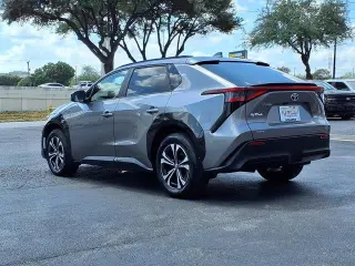 Toyota bZ4X 2024 XLE 4 puertas Crossover