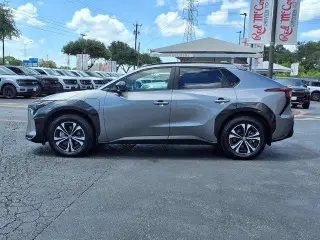 Toyota bZ4X 2024 XLE 4 puertas Crossover