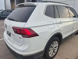 Volkswagen Tiguan 2018 2.0T SE 4 puertas SUV