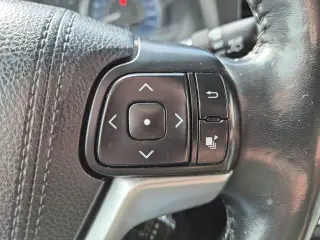 Toyota Sienna 2017 AWD XLE 7 pasajeros 4 puertas Minivan