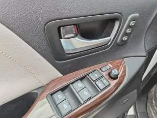 Toyota Sienna 2017 AWD XLE 7 pasajeros 4 puertas Minivan
