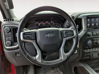 Chevrolet Silverado 1500 2019 4x4 RST 4 puertas Cabina Crew 5.8 pies. SB