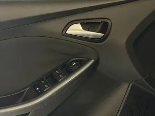 Ford Focus 2012 Titanium 4 puertas Hatchback