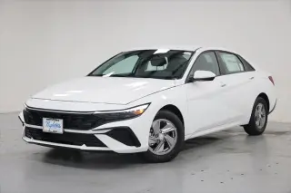Hyundai ELANTRA 2026 SE 4 puertas Sedan