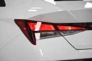 Hyundai ELANTRA 2026 SE 4 puertas Sedan