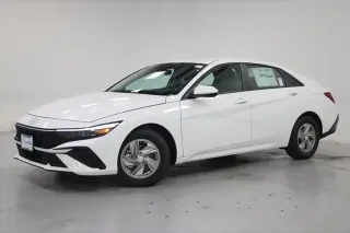 Hyundai ELANTRA 2026 SE 4 puertas Sedan