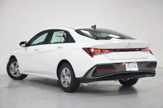 Hyundai ELANTRA 2026 SE 4 puertas Sedan