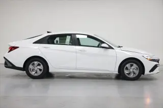 Hyundai ELANTRA 2026 SE 4 puertas Sedan
