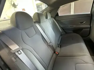 Hyundai ELANTRA 2026 SE 4 puertas Sedan