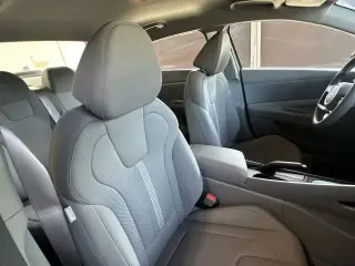 Hyundai ELANTRA 2026 SE 4 puertas Sedan