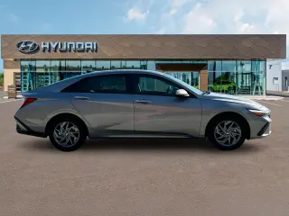 Hyundai ELANTRA 2024 SEL 4 puertas Sedan